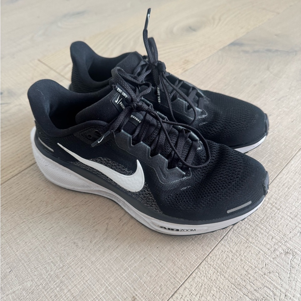 Women’s Nike Pegasus 41 Shoes (Size 6)